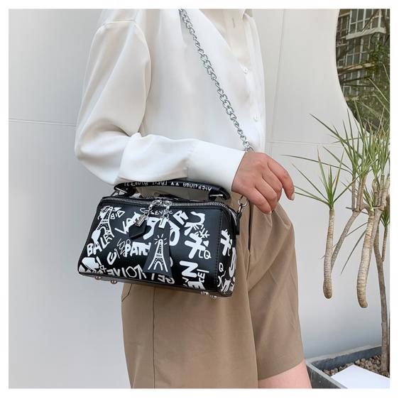 Cute Trendy Grafitti Design Black Ladies Handbag