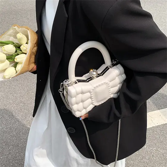 Cute White Bow-Shaped Pearl Lock Ladies Shoulder Bag