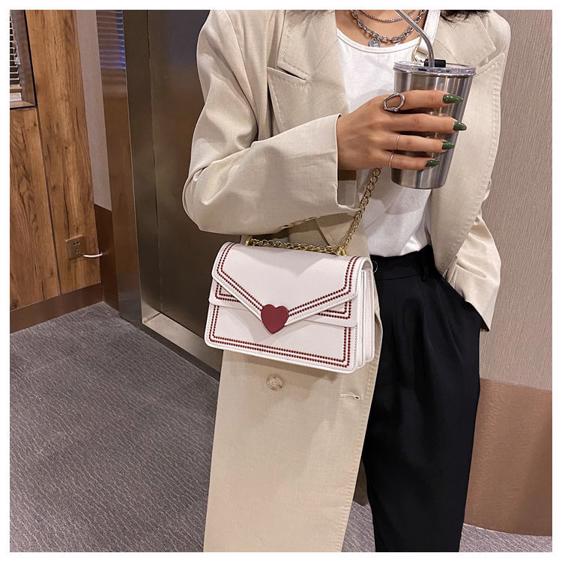 Kawaii Red Heart Chain Strap White Ladies Handbag