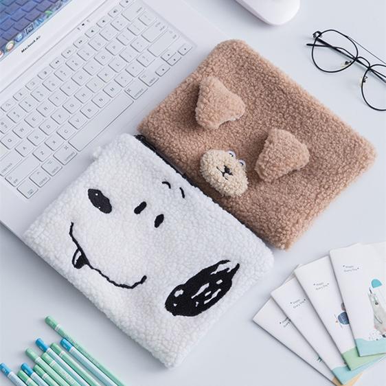 Cute Snoopy Soft Wool White Makeup Bag